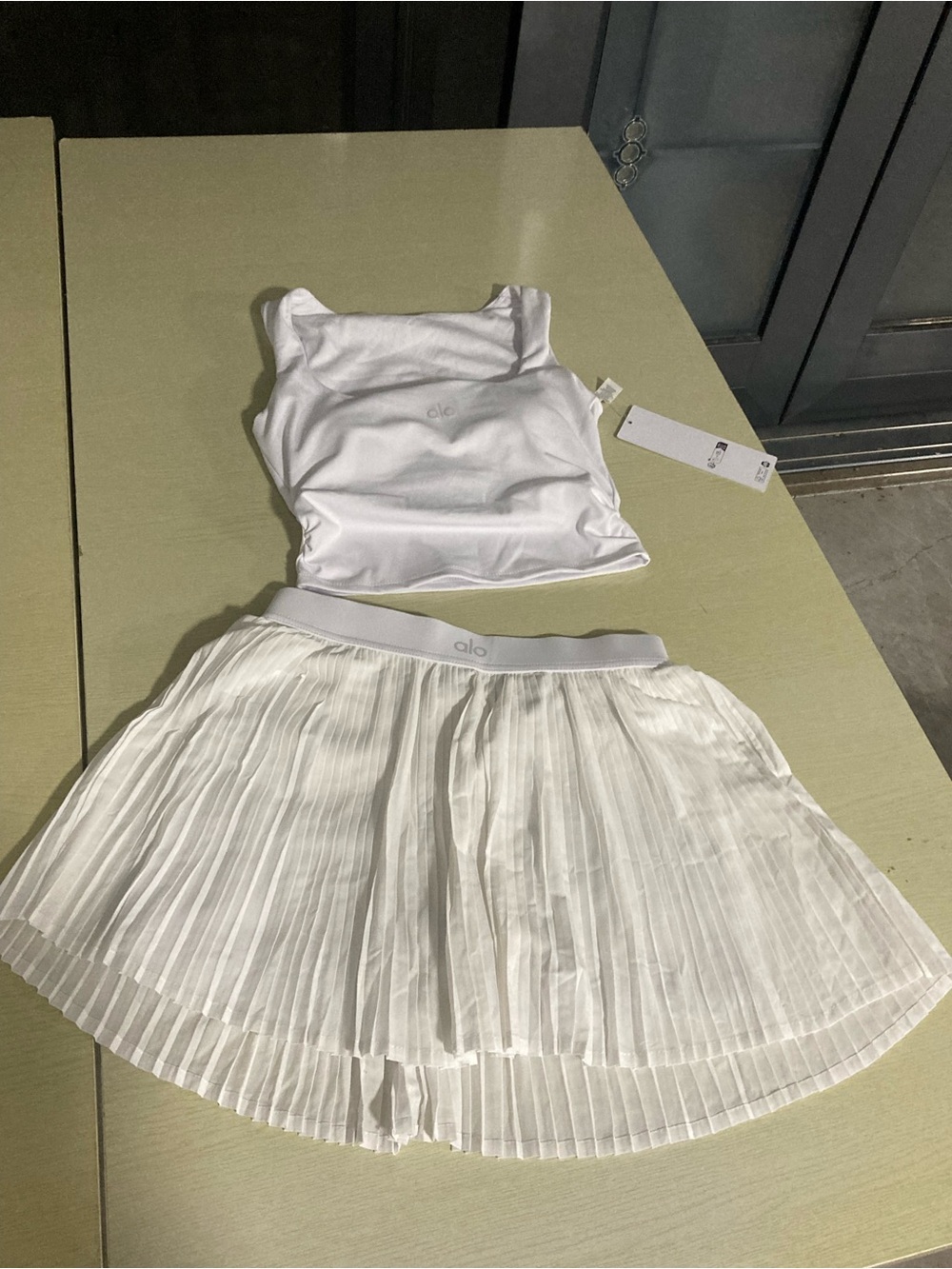 ALO Yoga White Pleated Midi Skirt - Picture 1 of 6